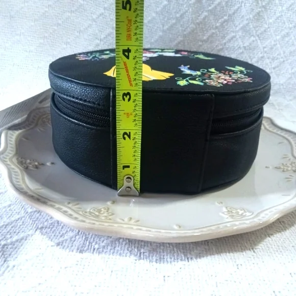 Vera Bradley × Disney 100 Snow White Whimsy Cosmetic Case - Picture 9 of 16